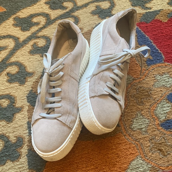 Cute, high sole sneakers - Picture 6 of 6